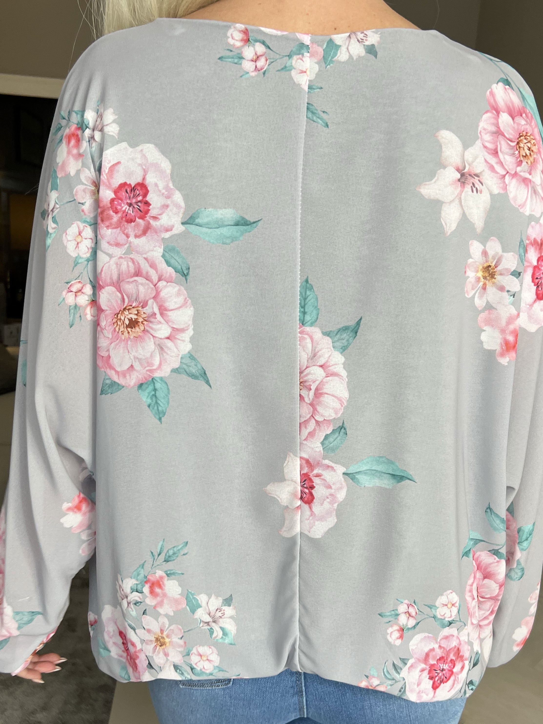 Destiny Rose - Bluse i chiffon med bonderoser